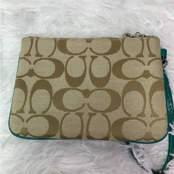 COACH Green Khaki Signature Canvas Wristlet - Picture 2 of 8
